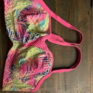 Vs neon sports bra size 32d
